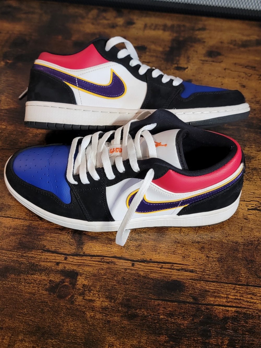 Nike Air Jordan 1 Low Rivals.           Lakers Top 3 (CJ9216-051)
